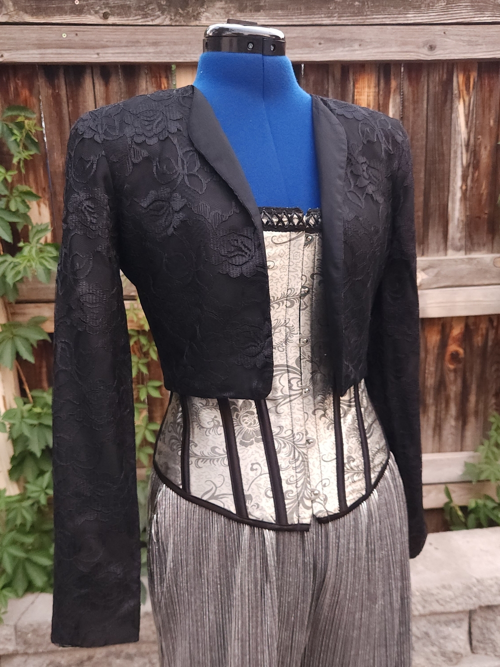 Vintage Elizabeth Wayman Black Rose Floral Lace Bolero Jacket Cropped Blazer